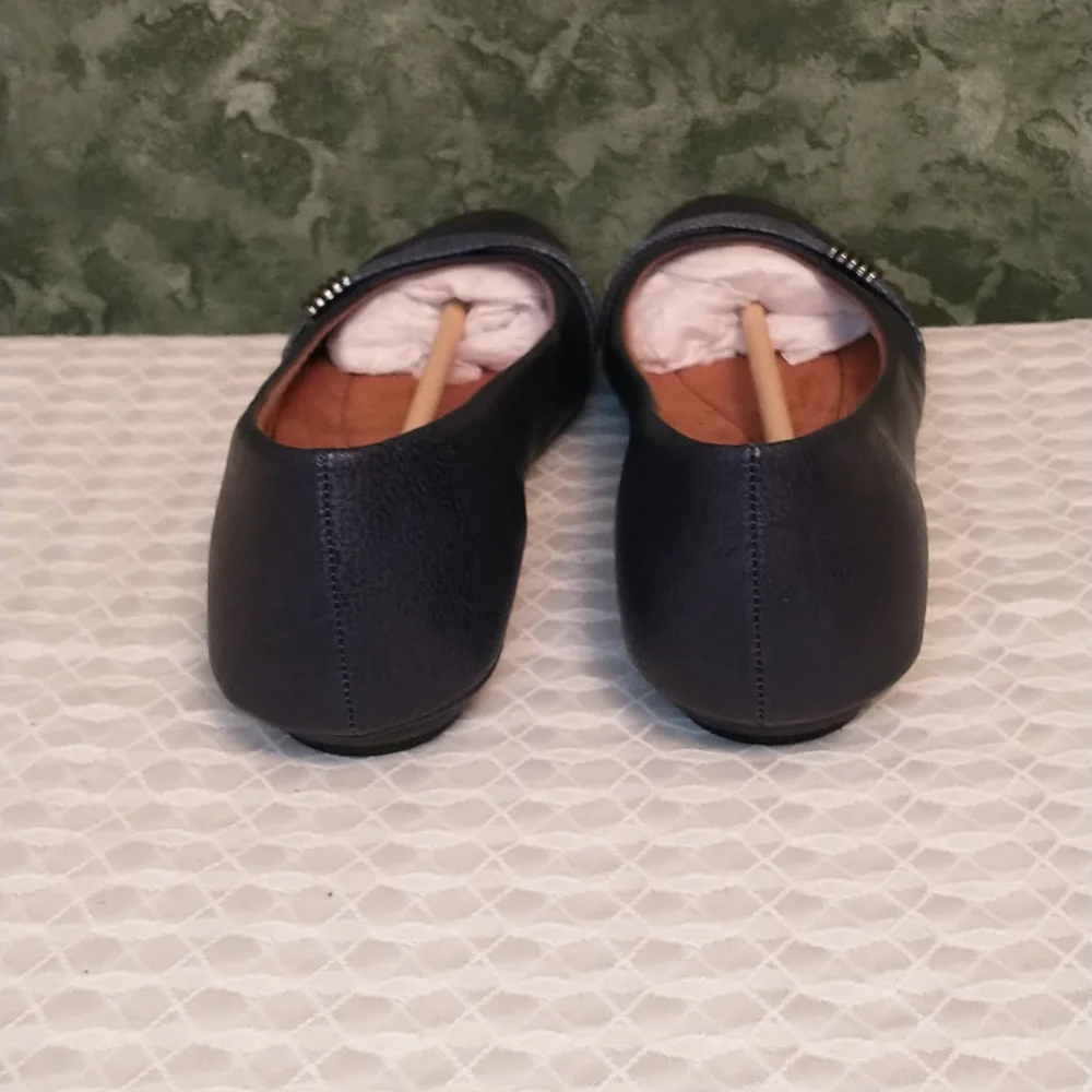 NWT & Box Eürosoft by Sofft Blue Shaina Slip On Flats Size 9 M Shoes Criss Cross - Picture 9 of 10